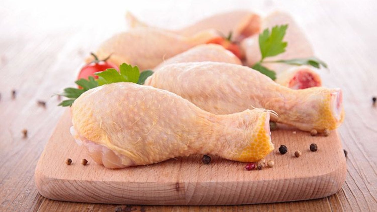 What is the truth about chicken color?  Debunking myths and prejudices