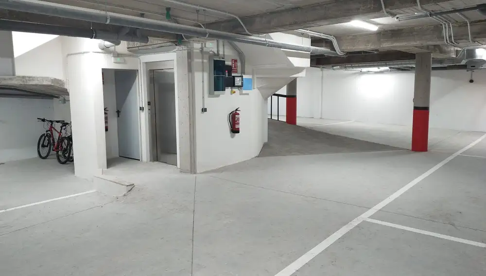 Image of the garage with the elevator in the background