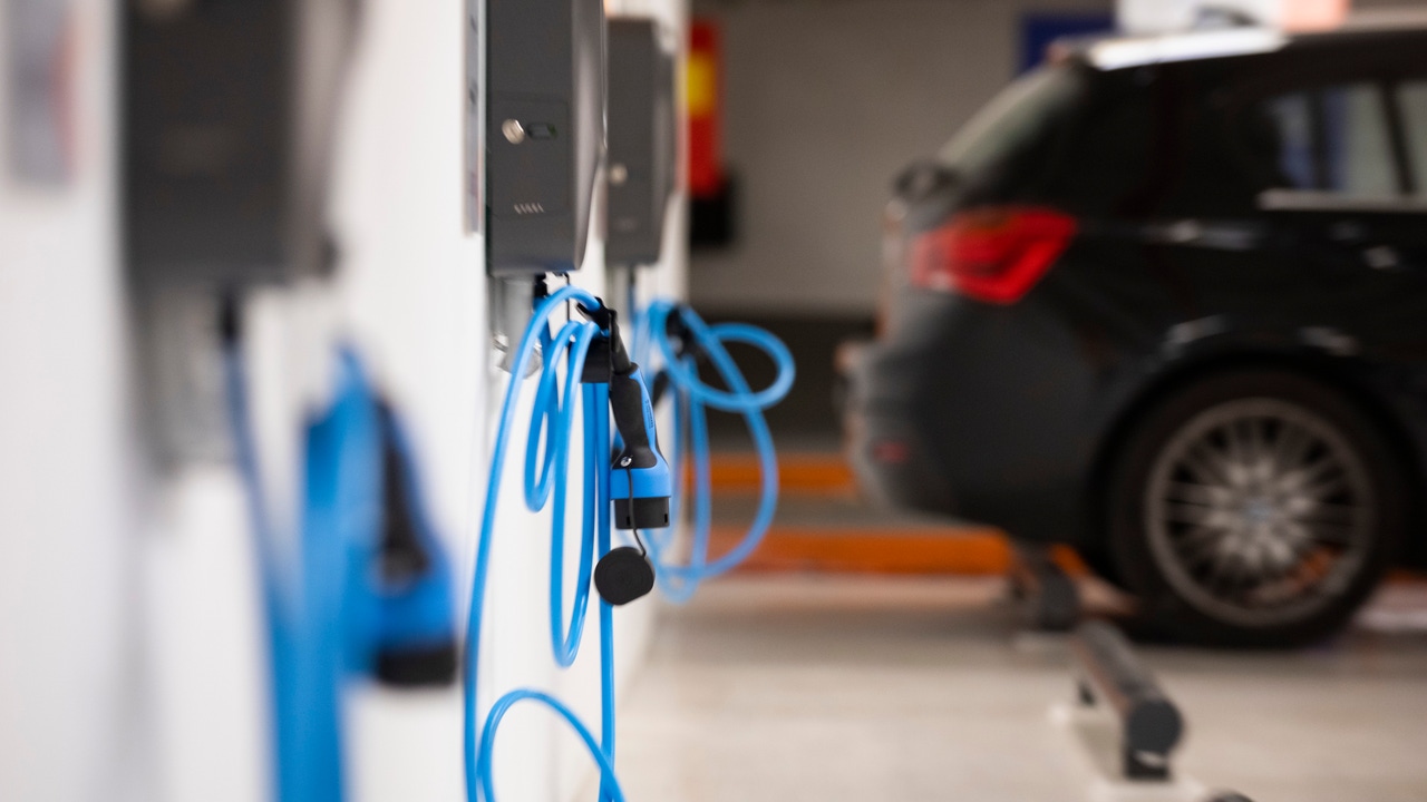 Are there a lack of charging points for electric cars?