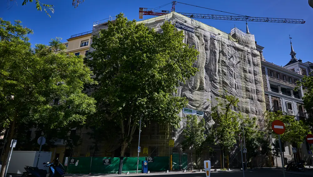 The Francos sell their mother's residence in Madrid, converted into luxury apartments.  The seven homes in the building on Hermanos Bécquer Street are the family's real estate jewel in the capital.