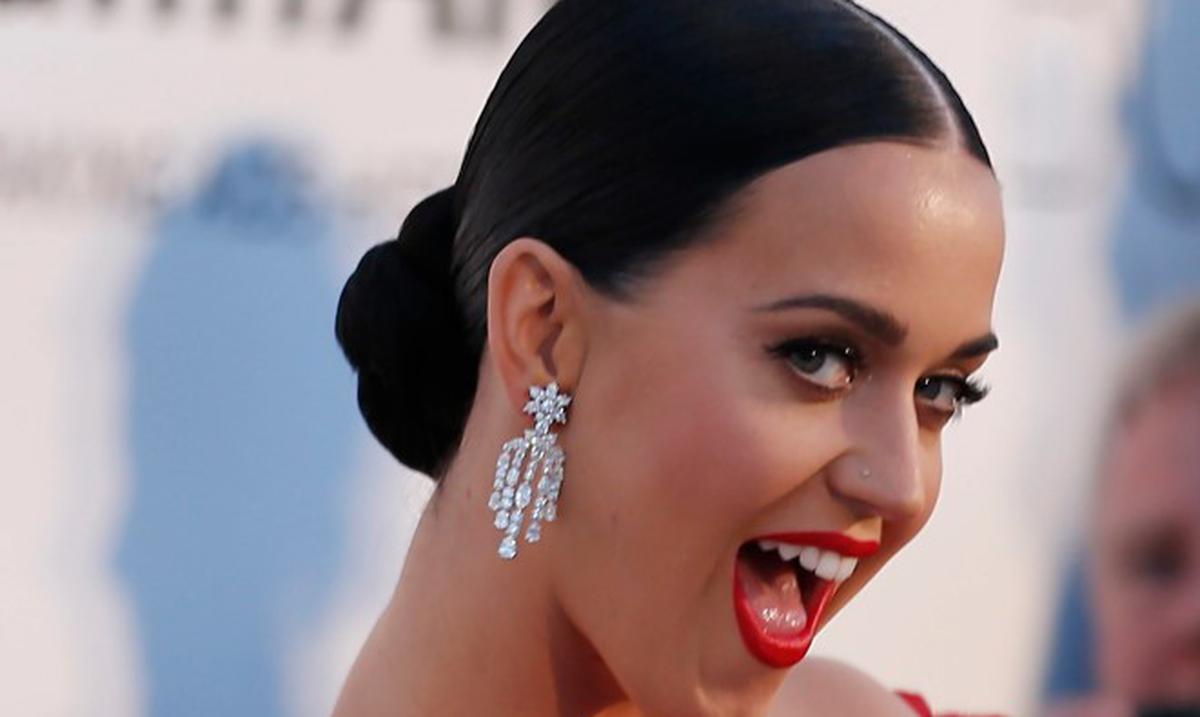Katy Perry causes confusion with fake Met Gala photos