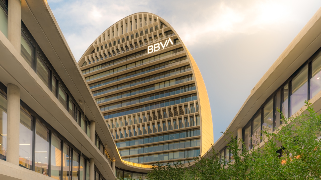BBVA, desperate to obtain the support of its shareholders for the takeover bid for Sabadell