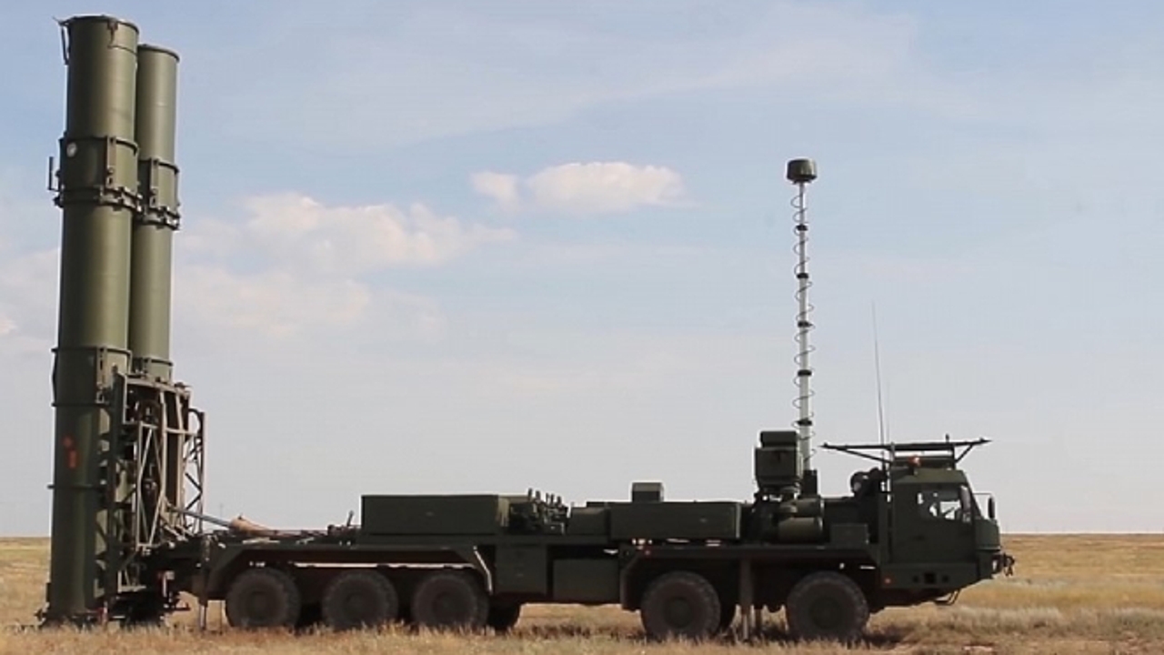 This is the S-500 Prometeo, the air defense system that Russia has deployed in Crimea and can attack even satellites