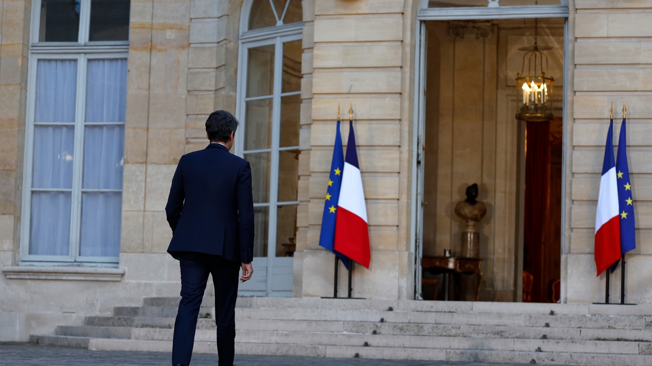 Negotiations to unblock France begin