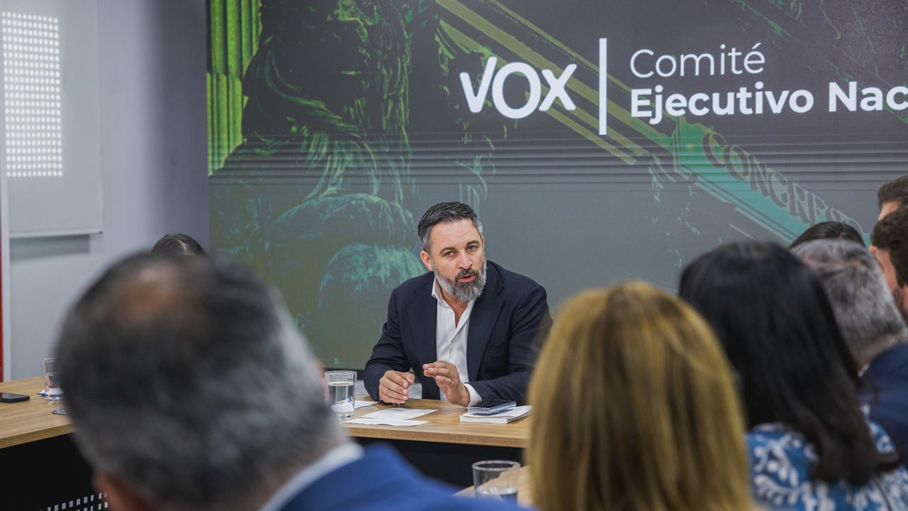 Abascal imposes the Le Pen model on Vox and breaks all agreements he had with the PP