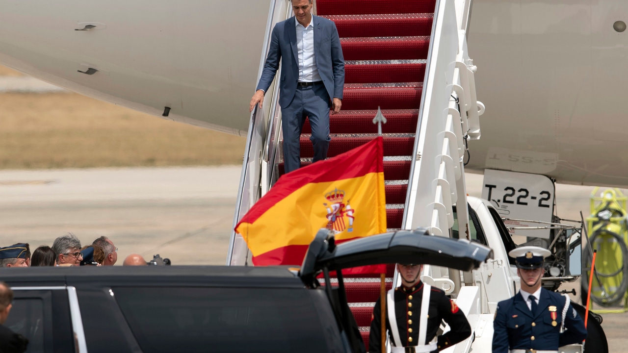 Sanchez arrives at the NATO Summit as the ally that spends the least on Defense