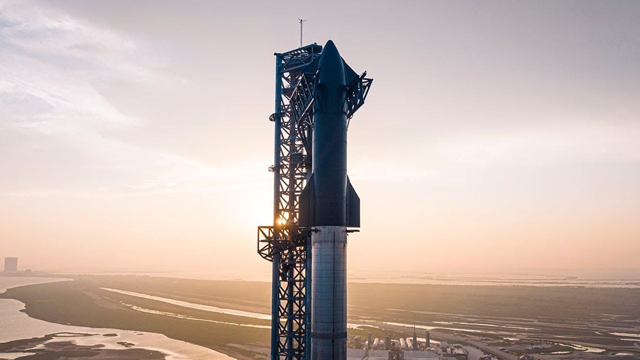 SpaceX advances the 5th Starship flight: it will try to catch the booster when landing this Sunday