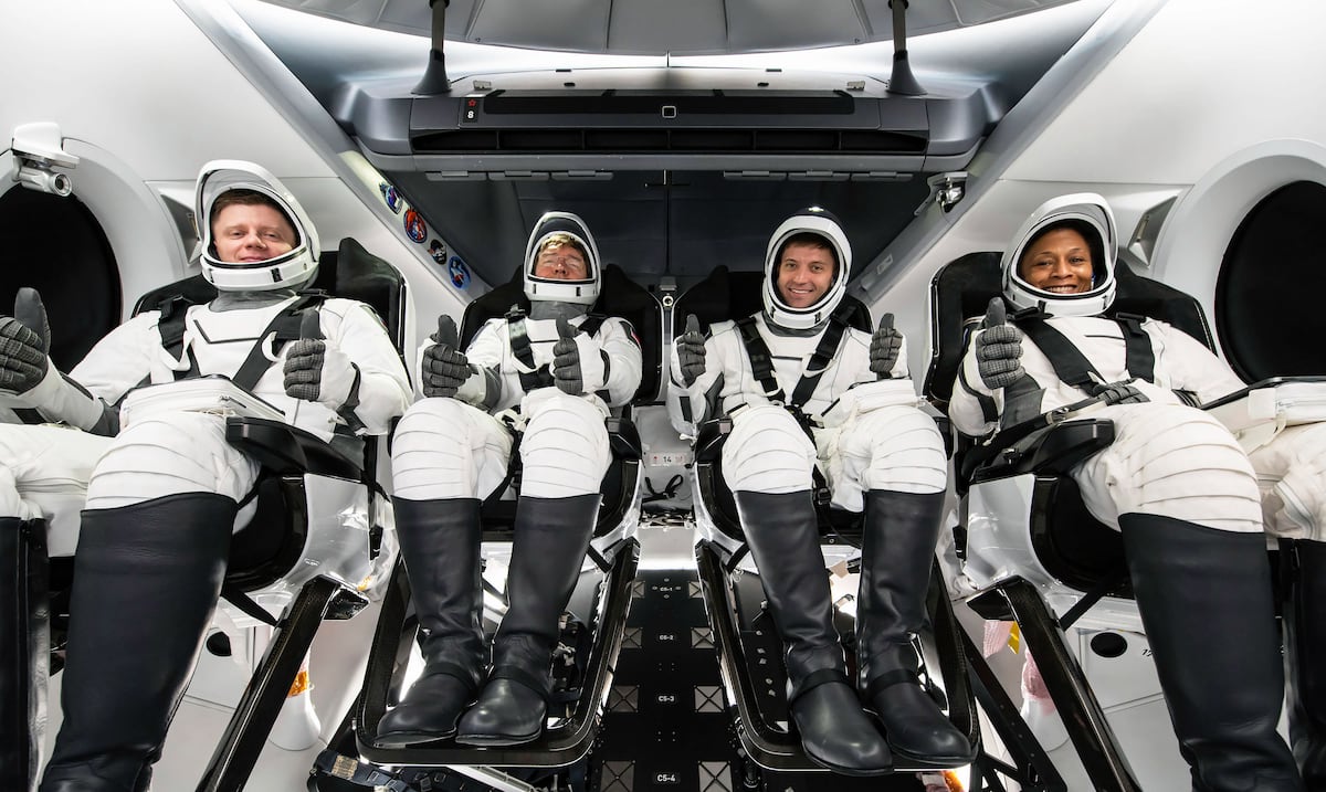 The crew of the NASA and SpaceX space mission lands on the coast of Florida