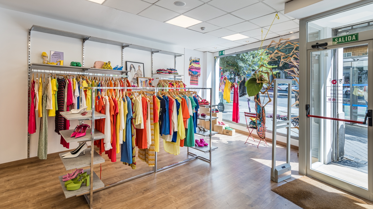 The recovery of used clothing, a service of high environmental and social interest