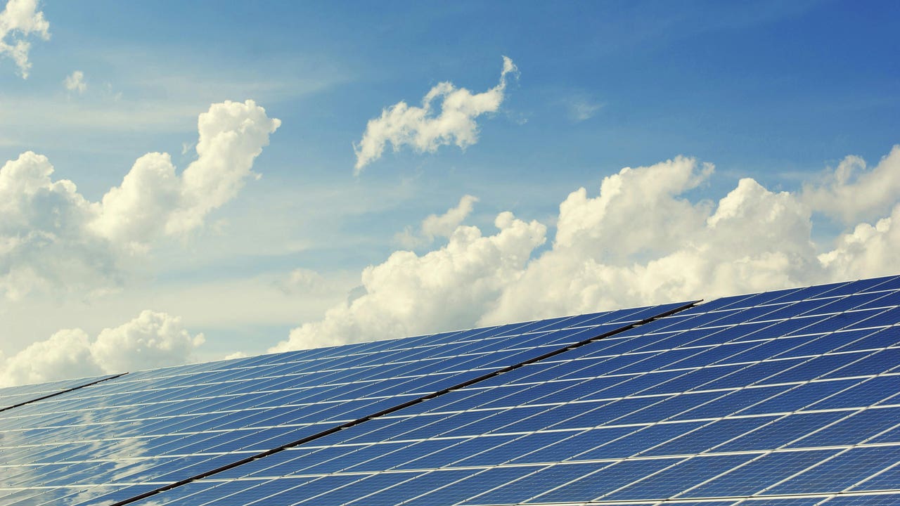 a year of growth and contradictions in renewables
