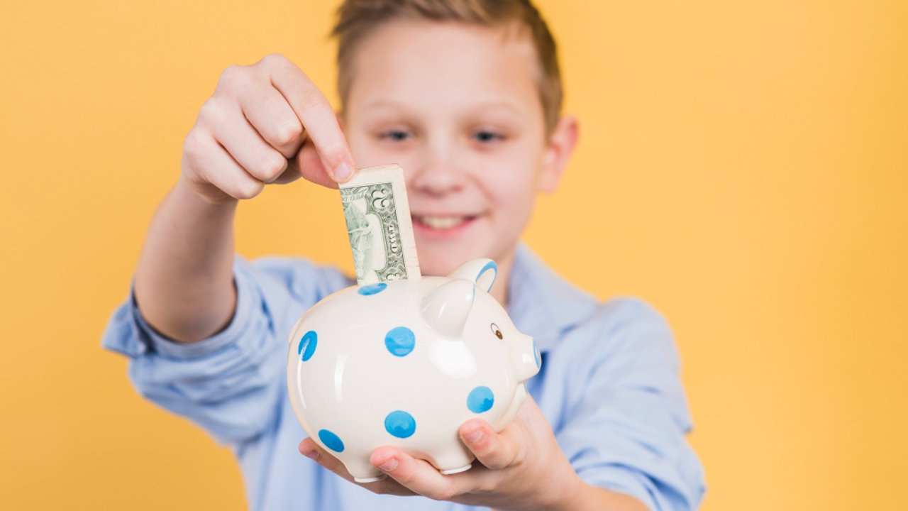 How to learn to manage financial health from a young age