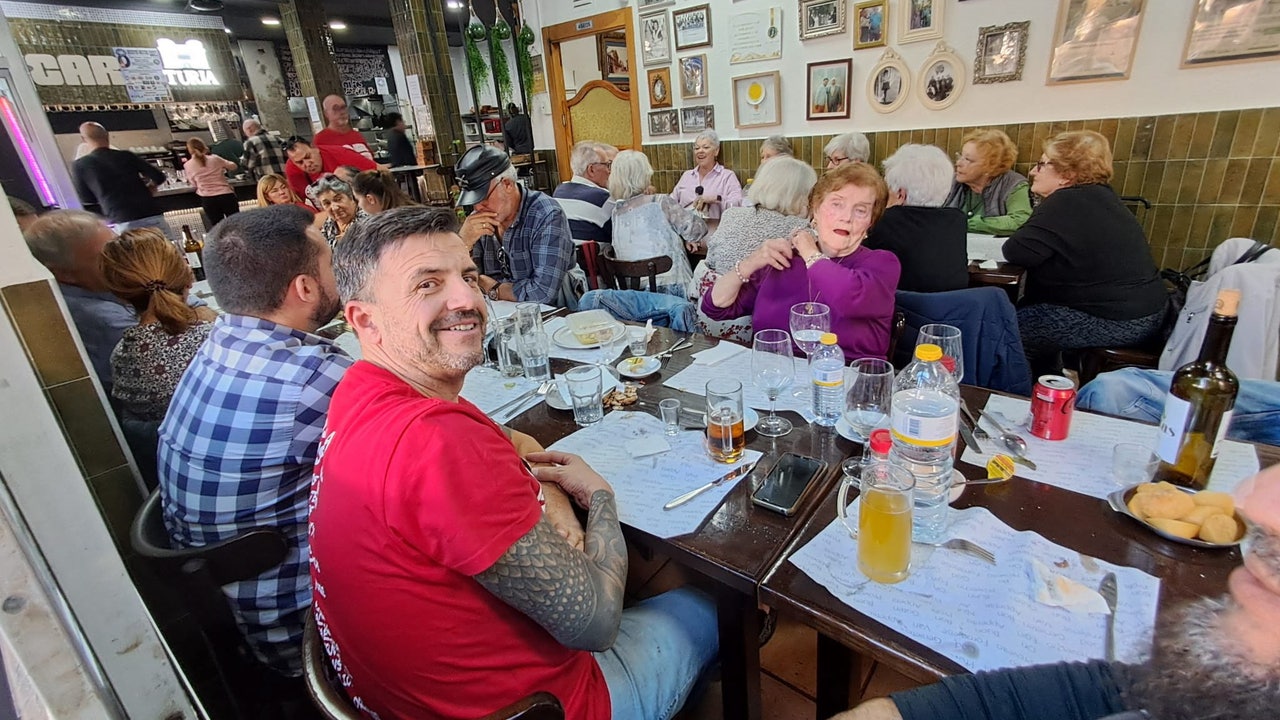 DANA in Valencia: Bars that save bars, an unprecedented mobilization and an exemplary and moving fraternity