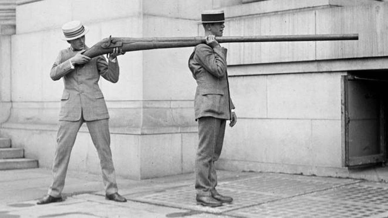 The giant 19th century shotgun, designed for hunting, that could kill up to 50 birds with a single shot