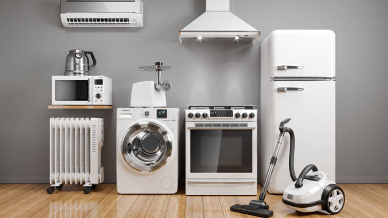 Unplug these devices and save up to 100 euros on the light bill