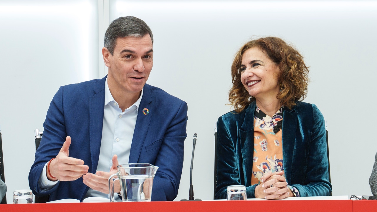 Sánchez plunders the Spaniards and, in addition, puts them in more debt
