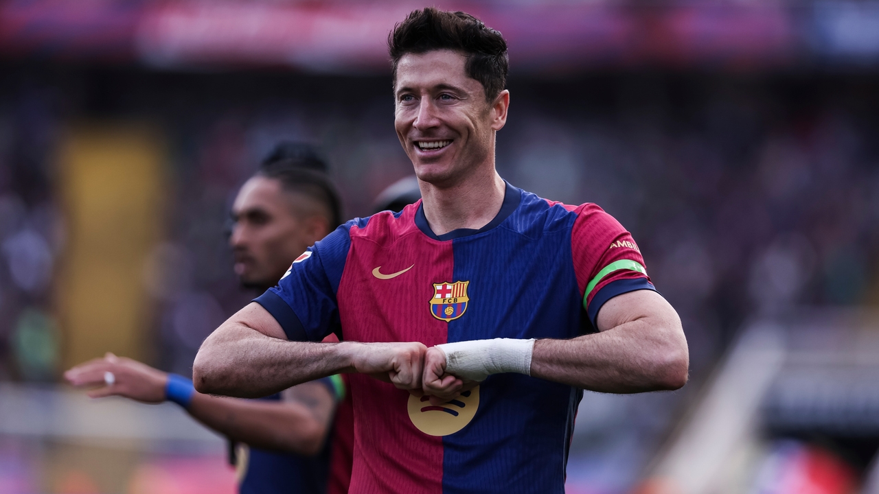 A goal from Lewandowski clears Barcelona against Alavés (1-0)