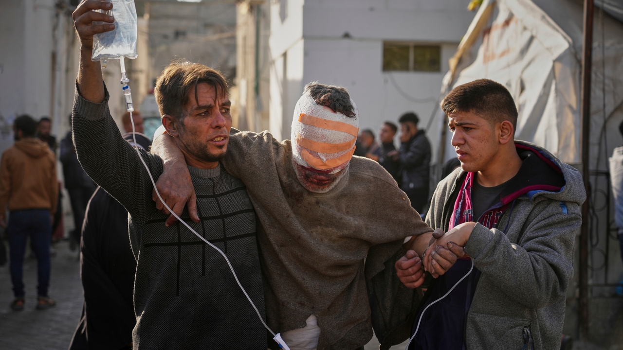 Israel Bombardea Gaza and leaves more than 400 dead while the collapse truce