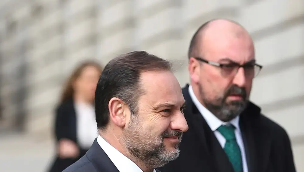 José Luis Ábalos and Koldo García, upon arrival at the Congress of Deputies, in 2019. 