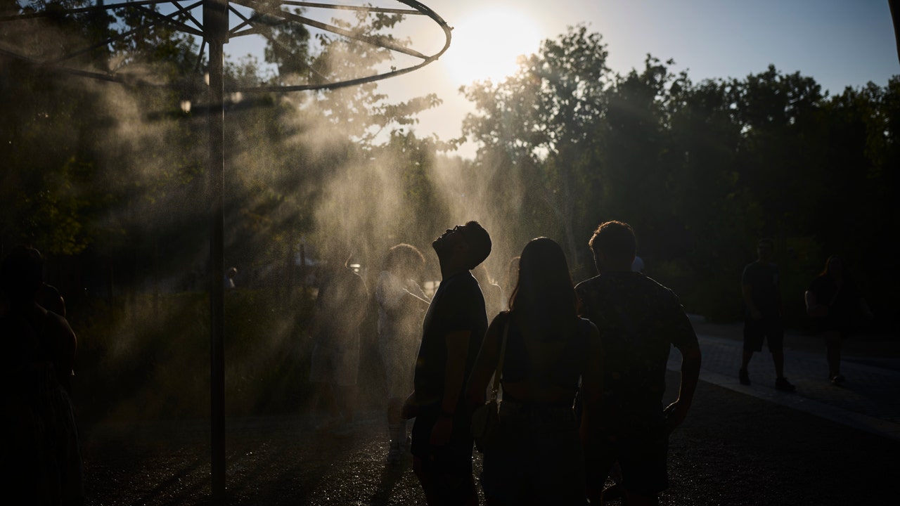 Climatic shelters to combat heat waves