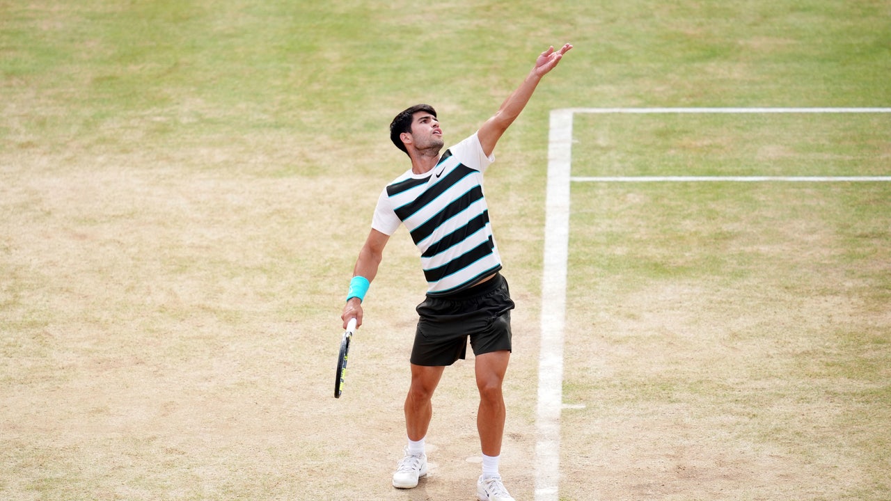 Alcaraz, in a gunman to reach the final in Queen's