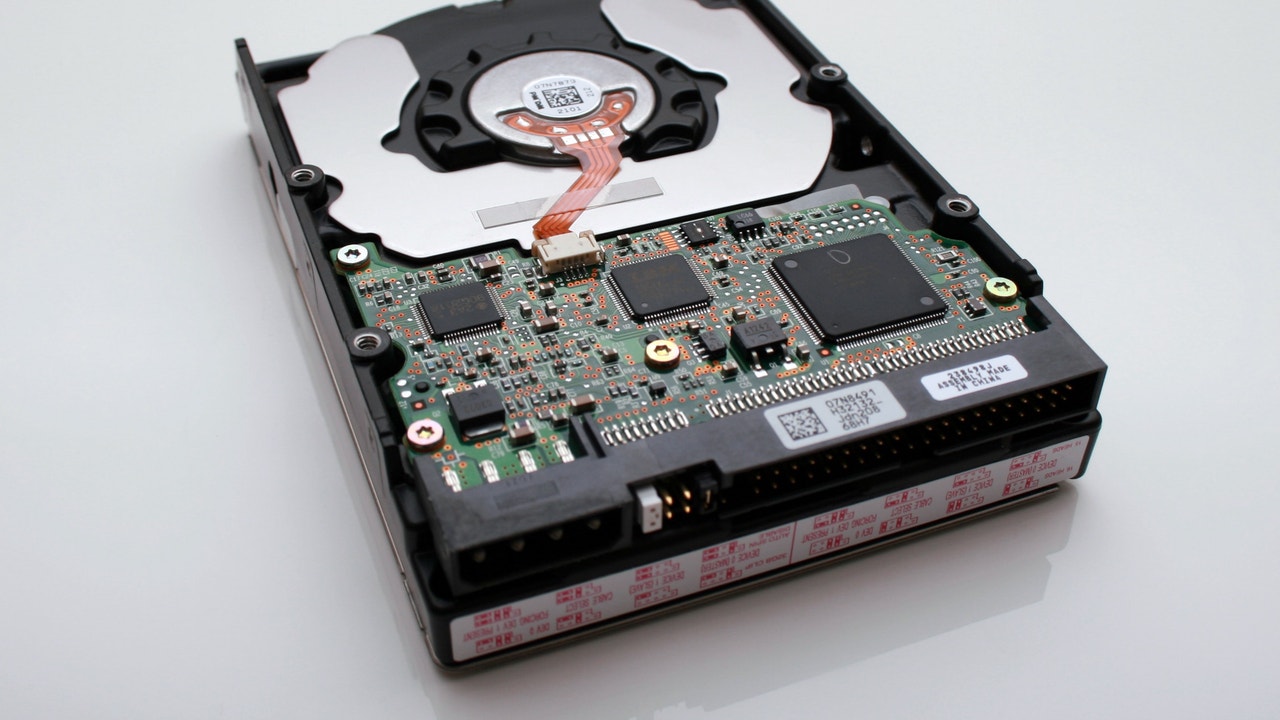 Why you should have a lifelong hard drive for backup copies and not a SSD