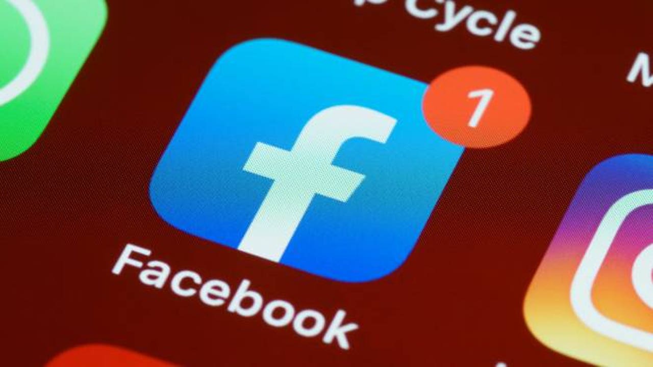 Facebook gives your AI to the private photos you keep on your mobile