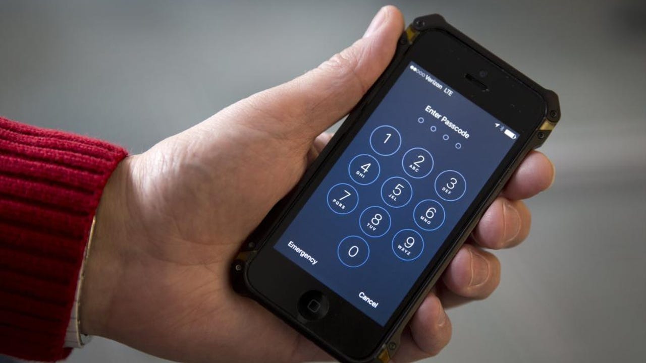 You must delete these messages from your mobile phone so as not to be cheated by a cybercrime