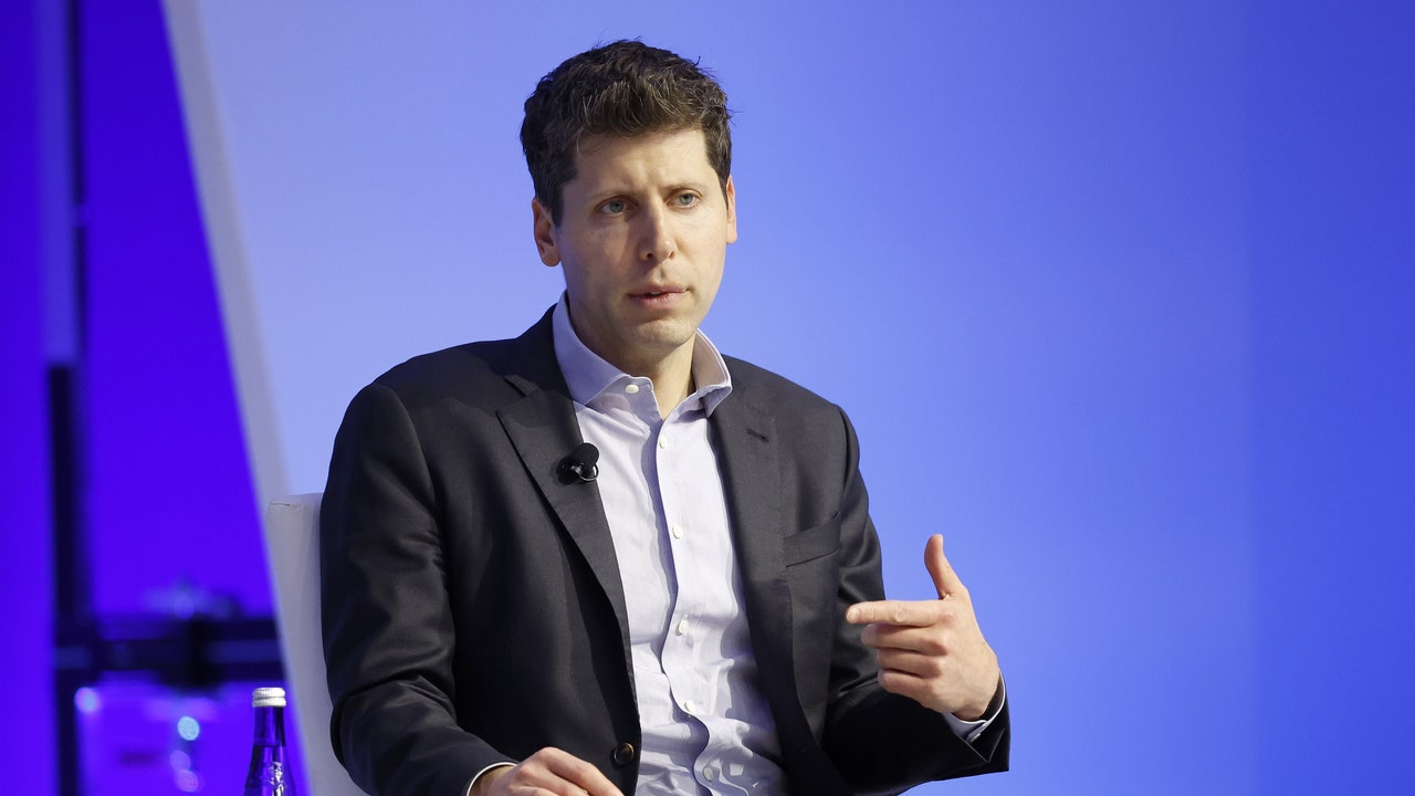 "In 2035 we will be able to use tools such as chatgpt to cure diseases"