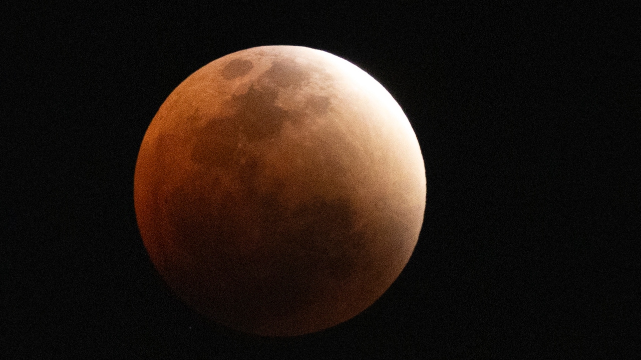 The best images of the Luna Eclipse