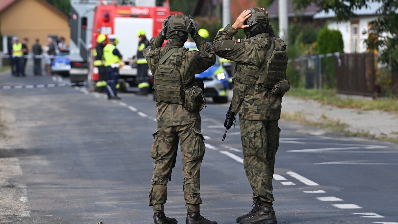 Poland denounces a “act of aggression” of Moscow after finding remains of a missile and knocking down Russian drones in its territory