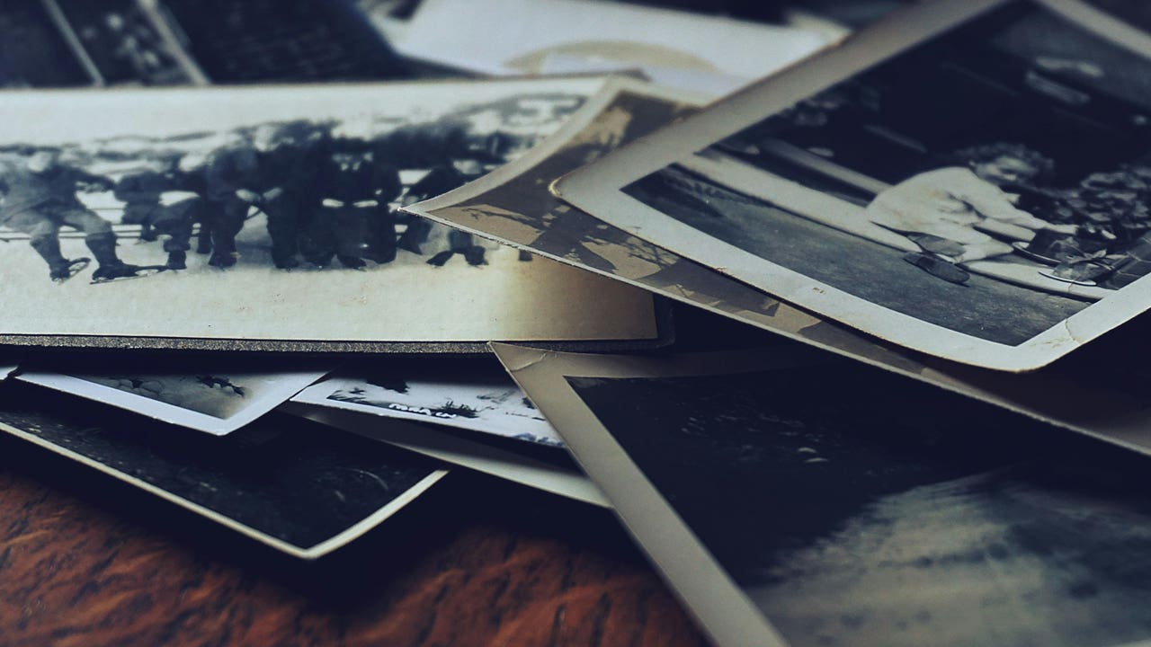 How to restore and fix ancient photos with Gemini's and what is the prompt