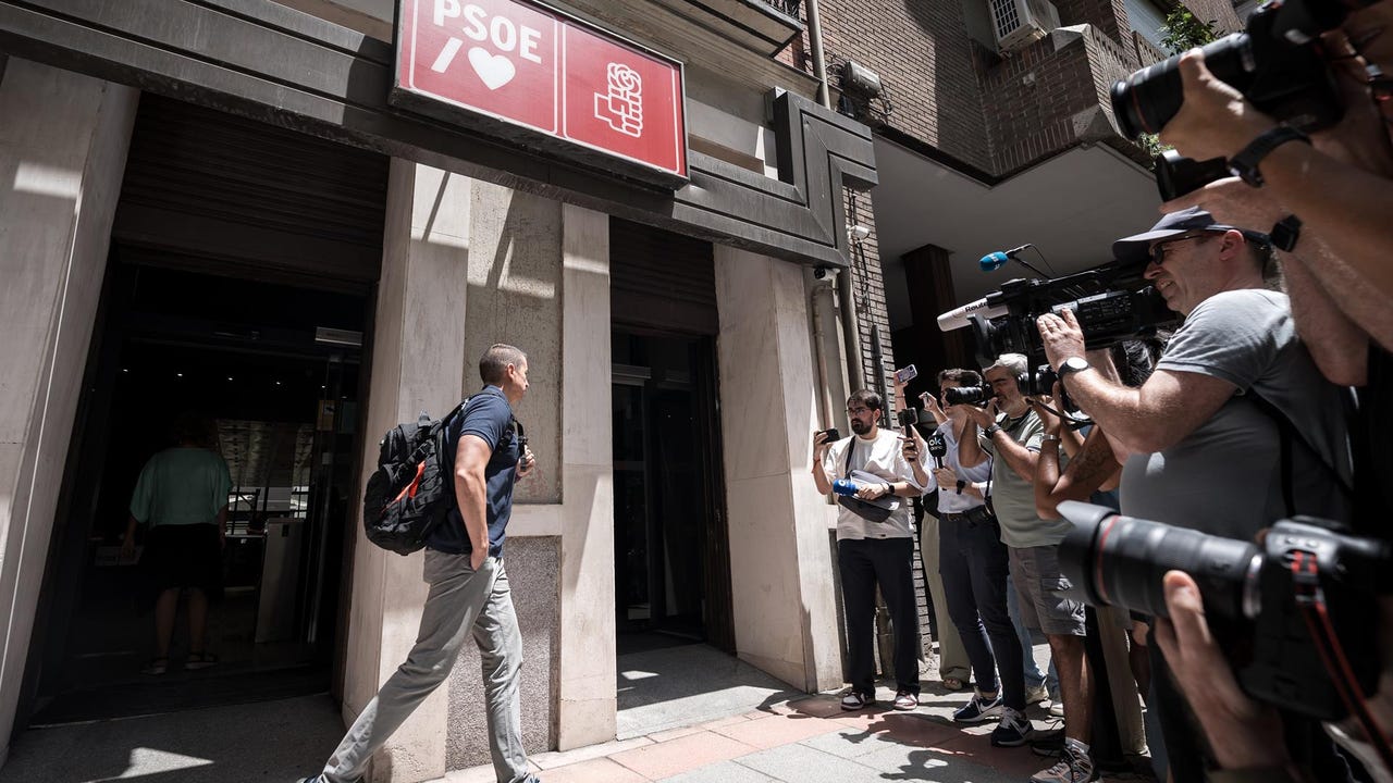 Corruption opens cracks between Ferraz and Moncloa
