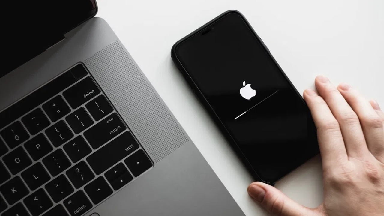 What iPhone is recommended to buy in 2025? This is an expert's response