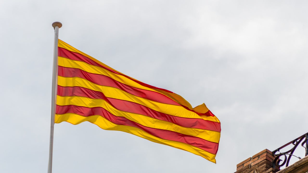 Why does the flag of Catalonia carry those colors? The reality you didn't know about the 'senyera'