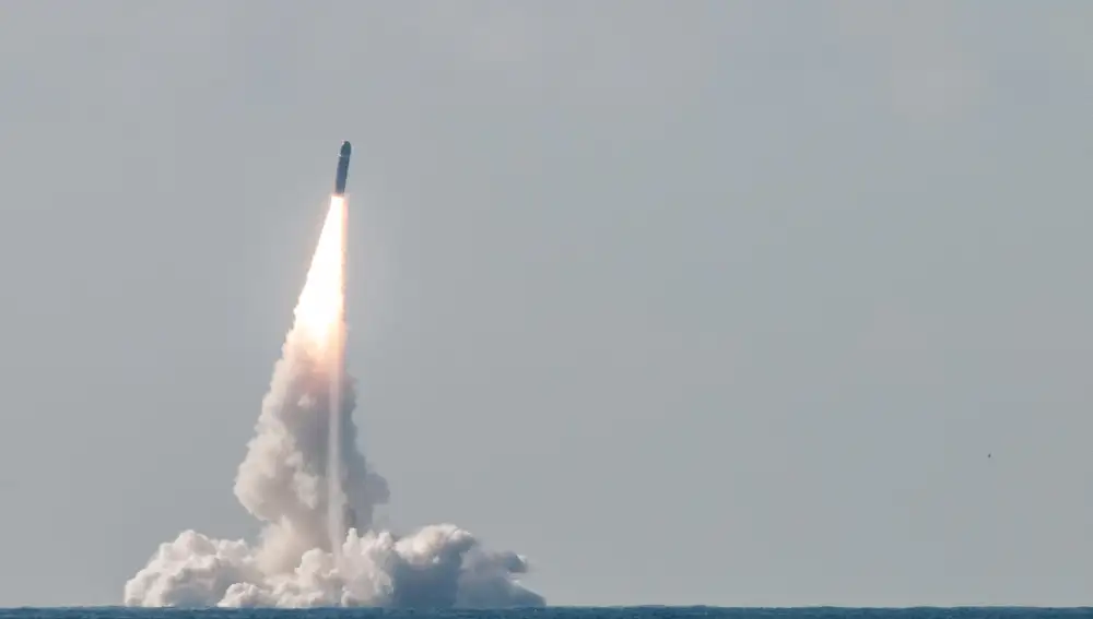 Launch of an M51 missile from Biscarrosse