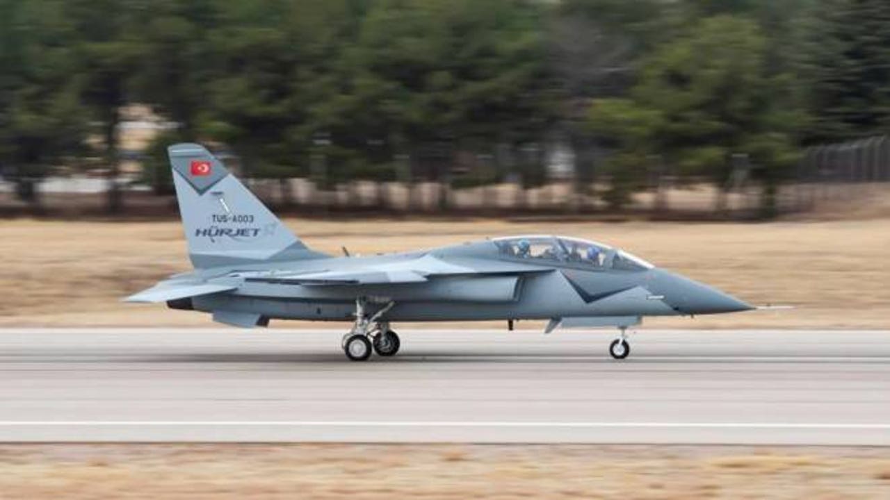 This is the Turkish Hürjet light attack fighter with which Spain will replace the United States' F-5M