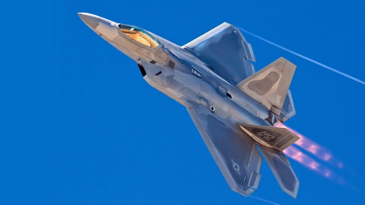 For the first time, the pilot of an F-22 Raptor controls an escort drone while flying at 15,000 meters