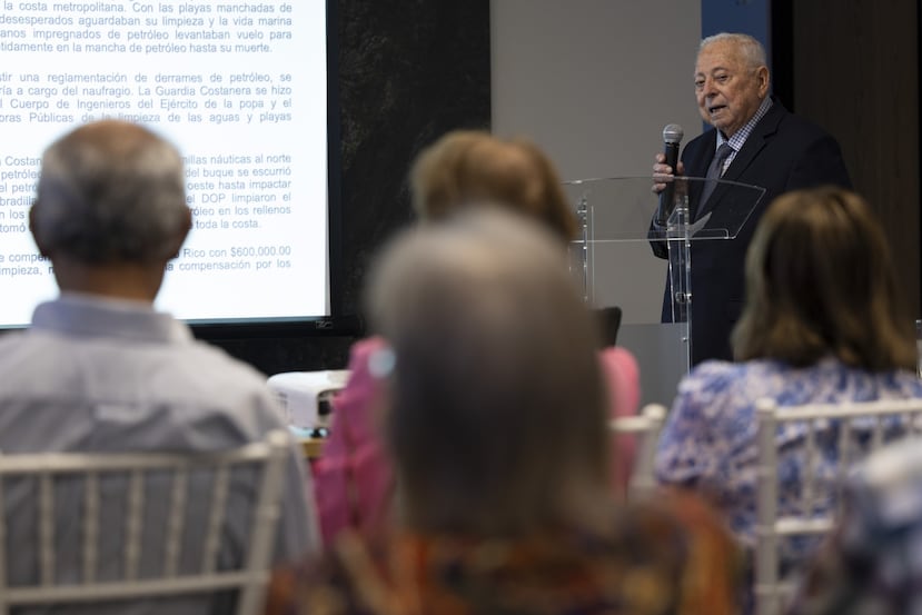 Gelabert presented the book at the headquarters of the Para la Naturaleza organization, in Old San Juan.