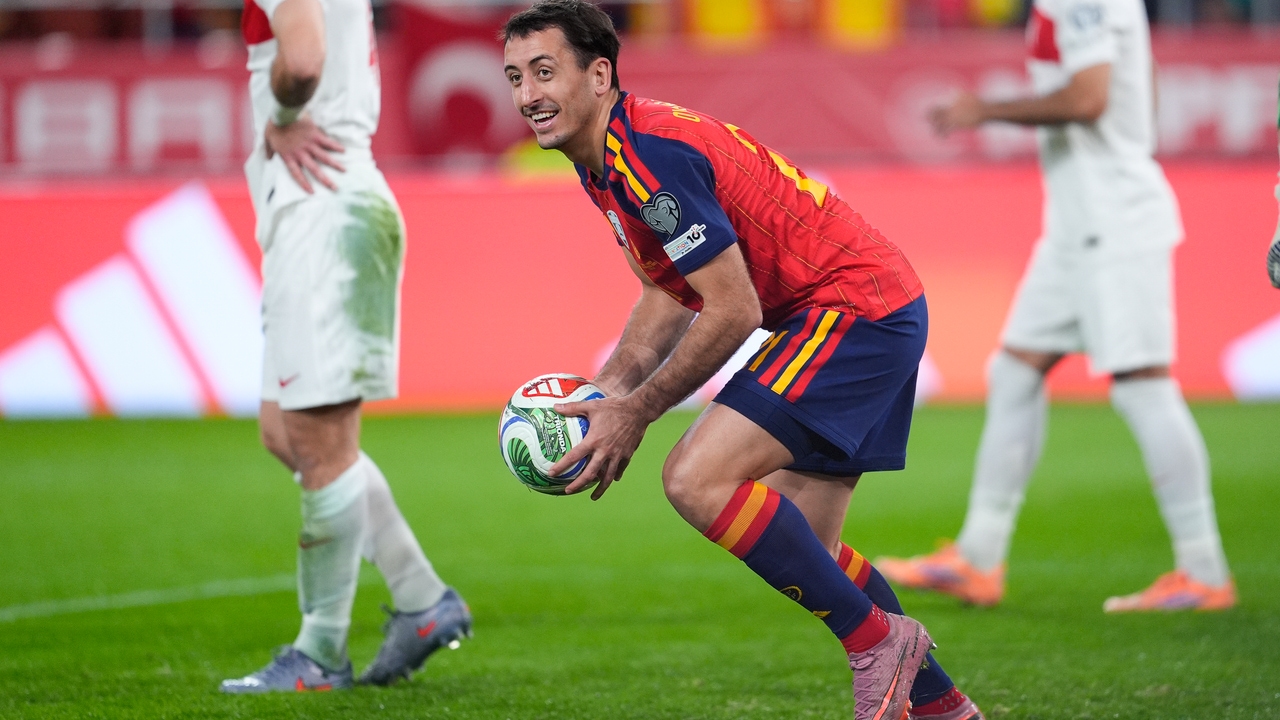 Oyarzabal saves Spain's streak on the way to the World Cup