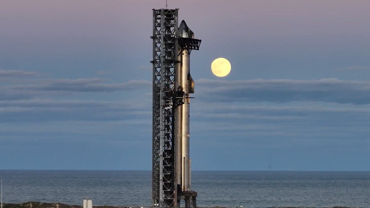 Elon Musk is no longer in a hurry to get to Mars, now he wants to build a 'city that grows on its own' on the Moon