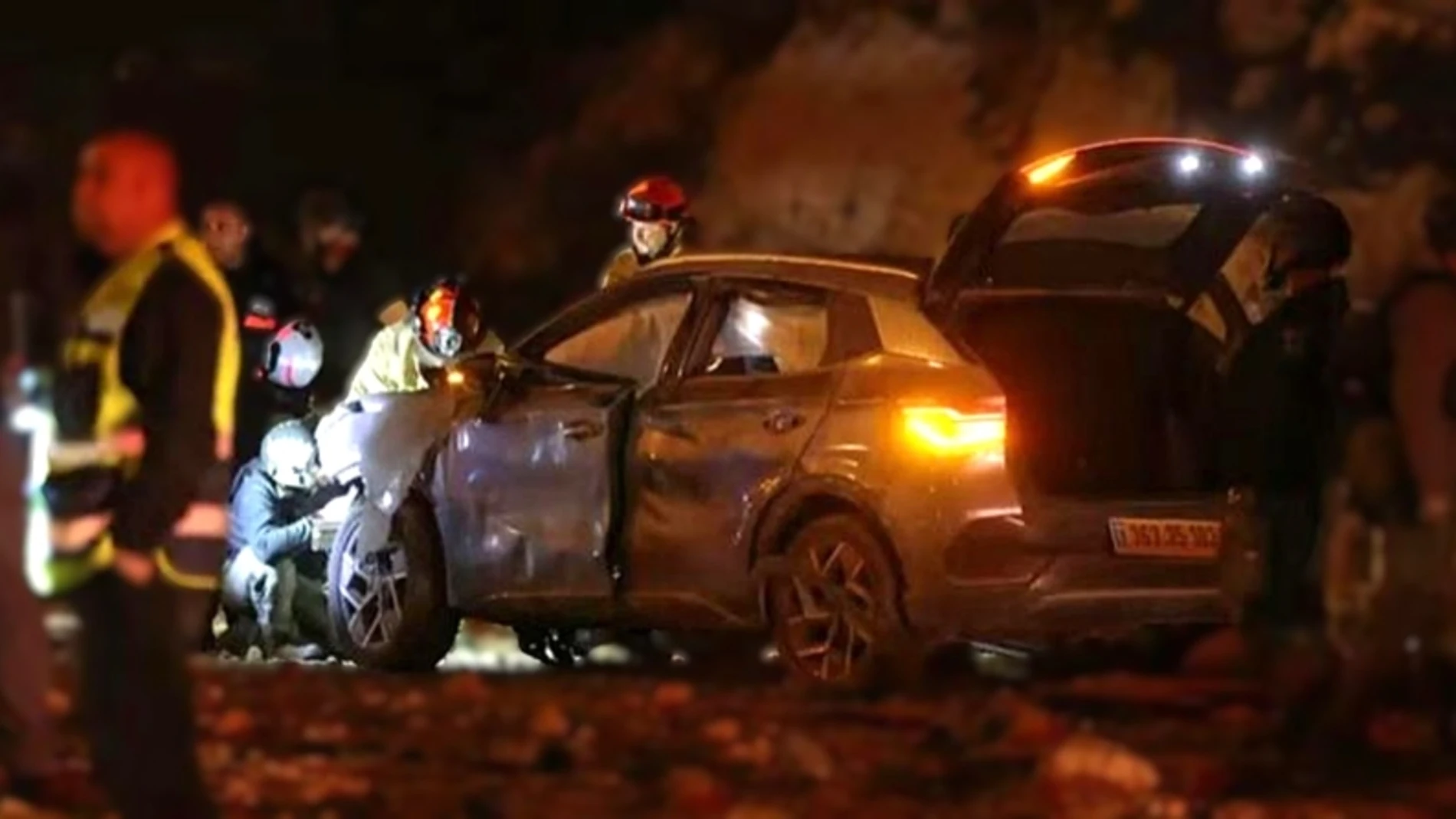 The Chinese electric car that has survived the very close impact of an Iranian ballistic missile