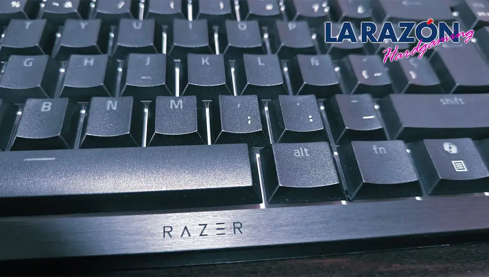 Razer BlackWidow V4 Low-Profile Tenkeyless HyperSpeed