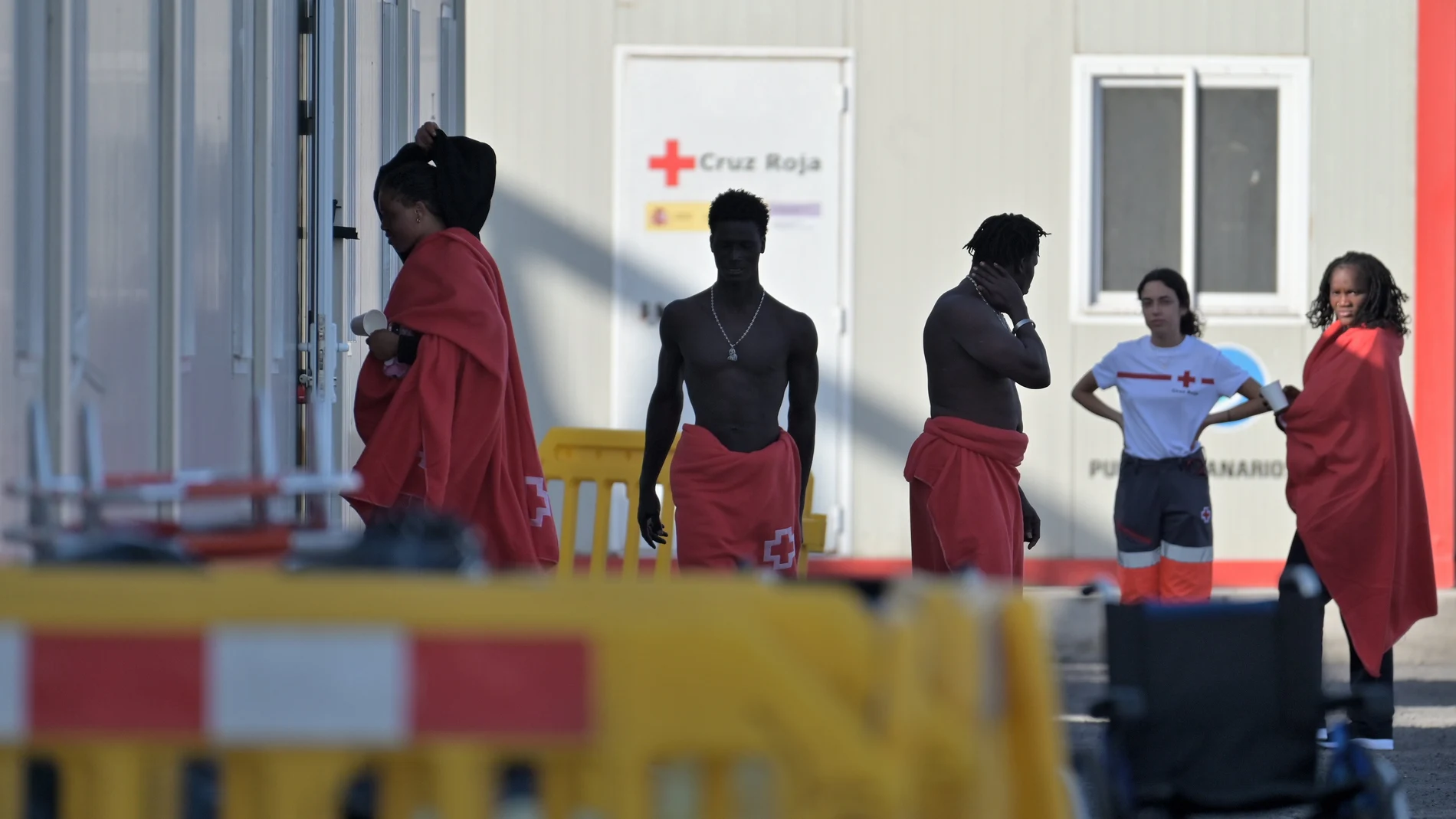 The Government admits not having any control over the number of immigrants who enter Spain posing as minors