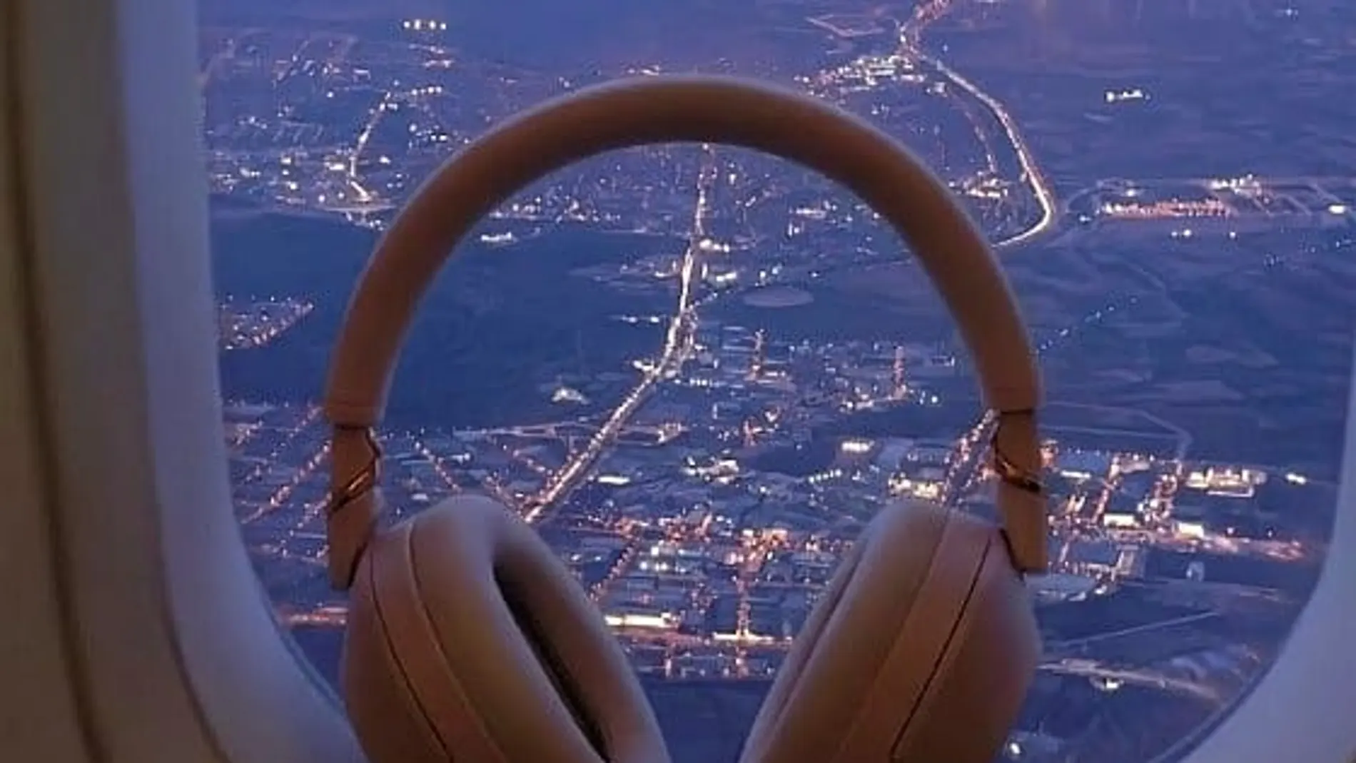 Sony WH-1000XM6, high-flying headphones