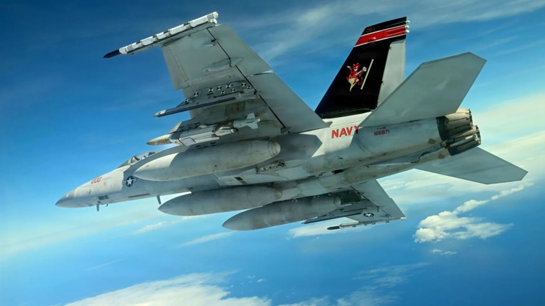 The US successfully tests the system that converts free-fall bombs into missiles with a range of 555 km or naval mines