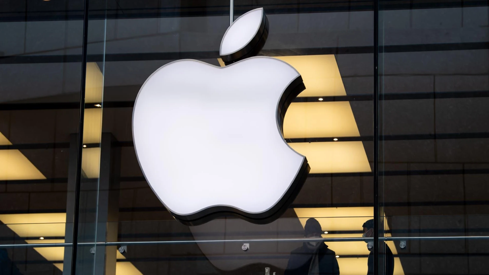 Apple assumes it will not lead AI and focuses on hardware sales