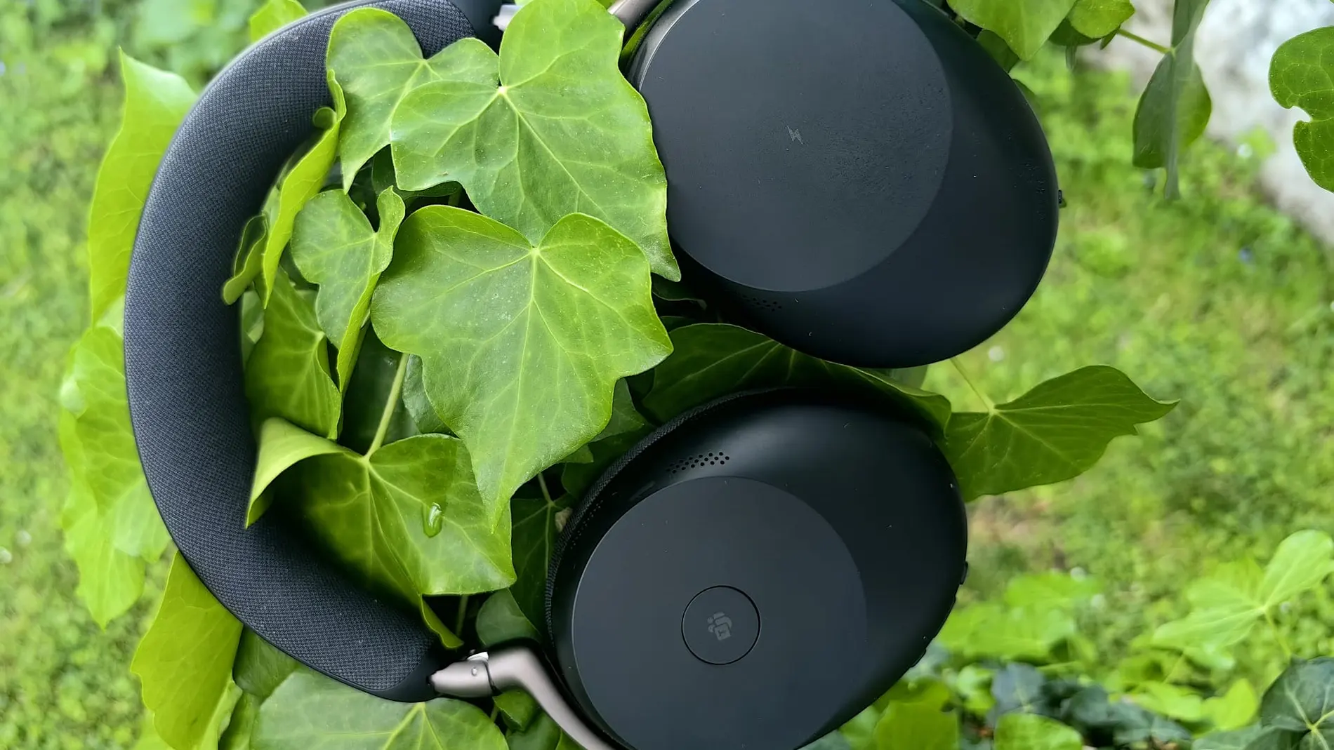 Jabra Evolve3 85, a sound hybrid