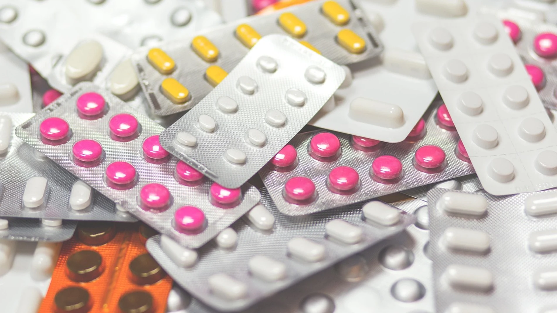 Spain cuts the size of antibiotic packaging