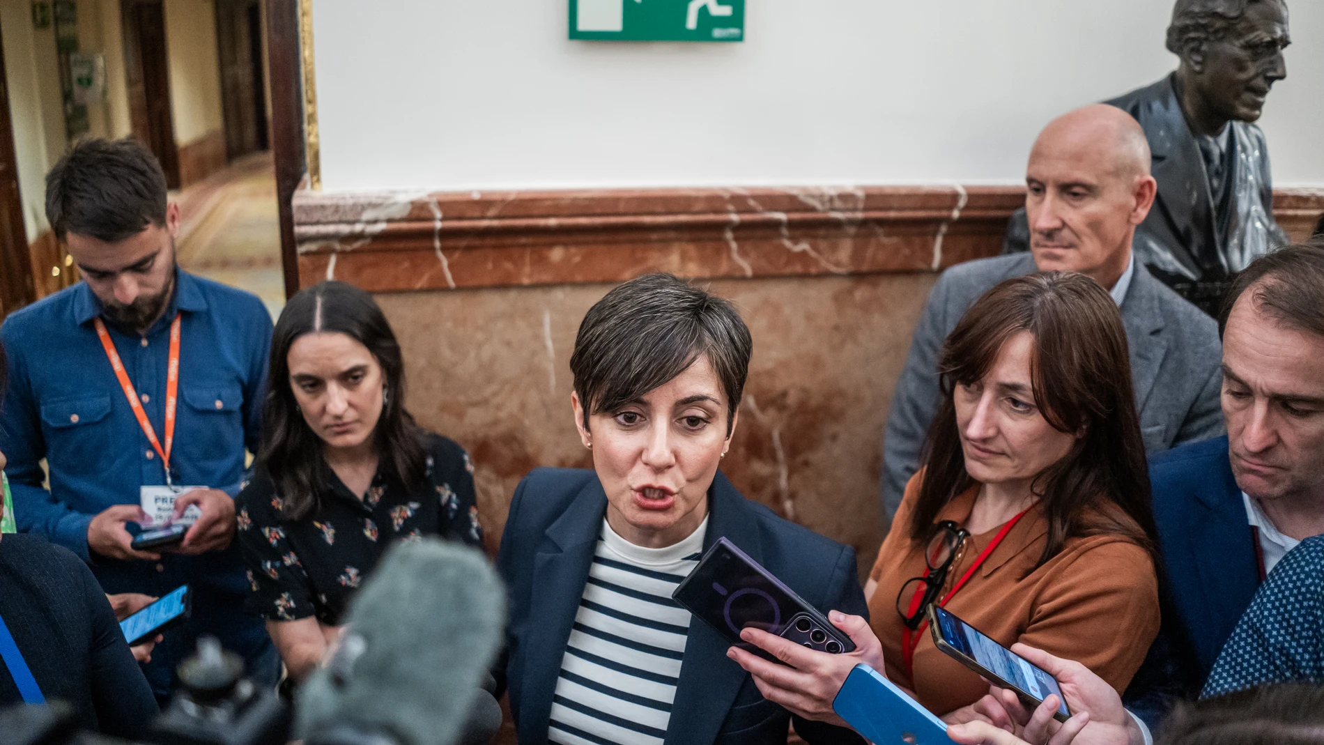 The PSOE wants to legislate without Congress and Sumar goes for Junts