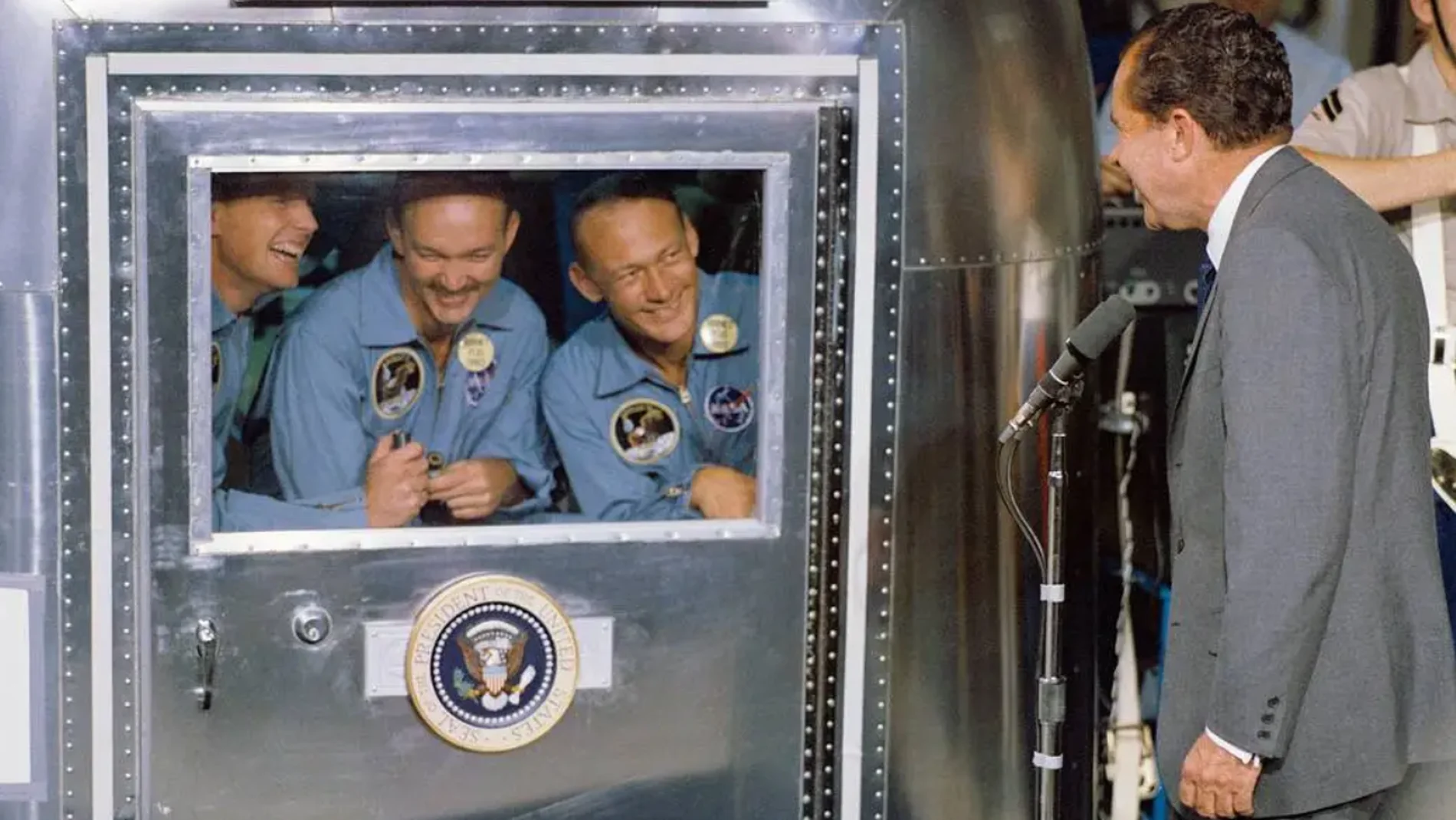 Why haven't the astronauts of the Artemis II mission been quarantined?
